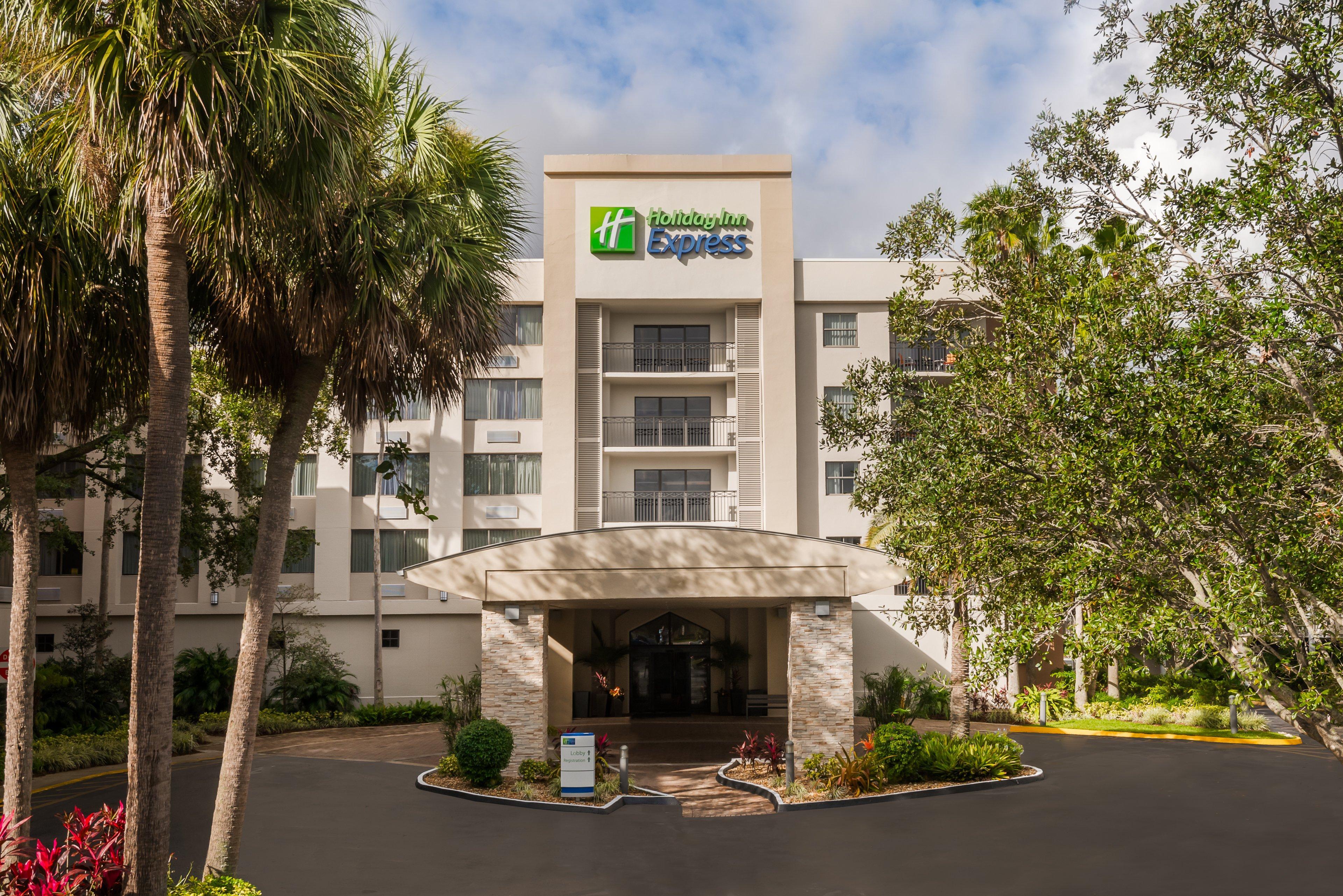 Holiday Inn Express Hotel & Suites Ft. Lauderdale-Plantation By Ihg Bagian luar foto