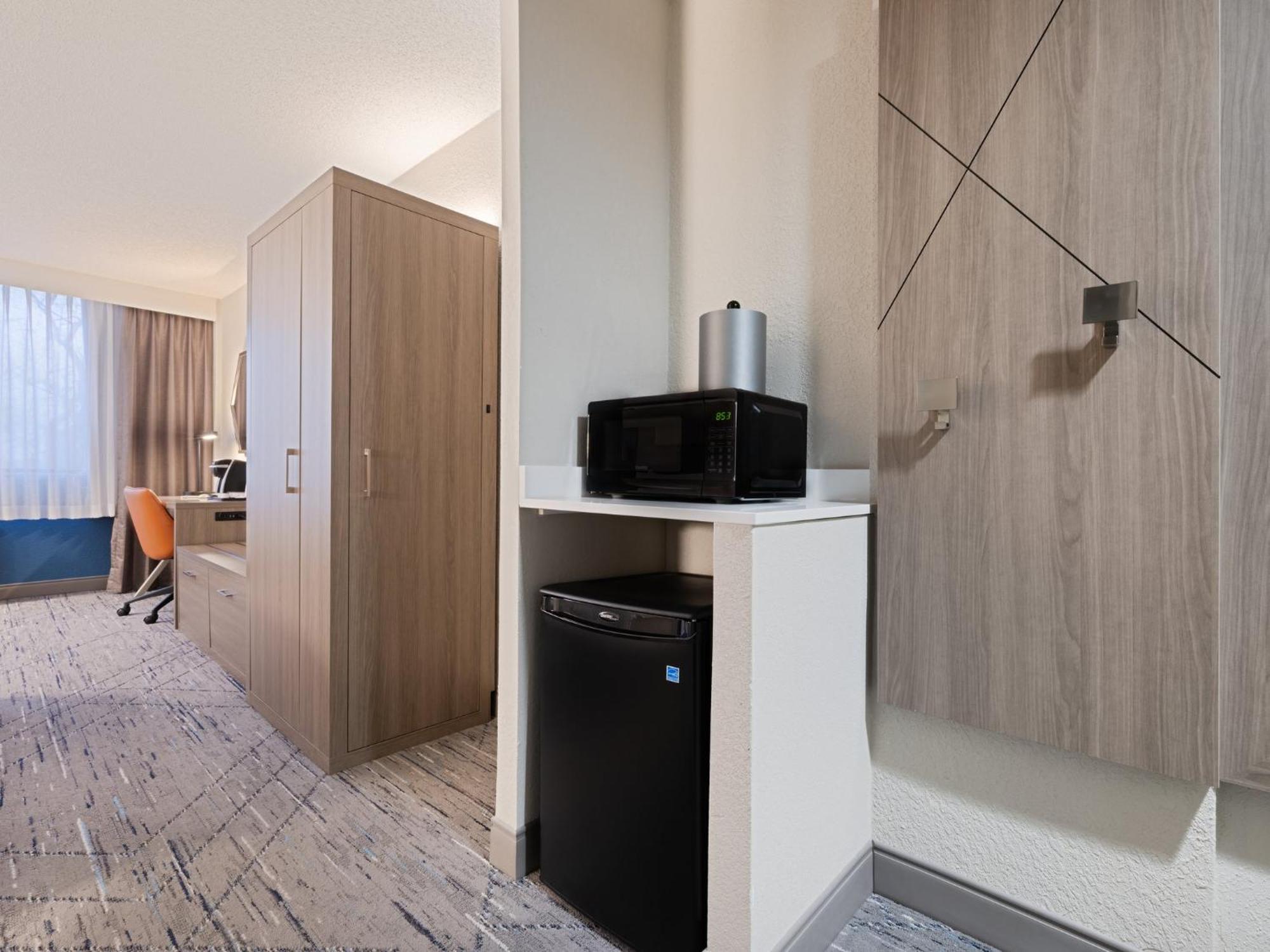 Holiday Inn Express Hotel & Suites Ft. Lauderdale-Plantation By Ihg Bagian luar foto