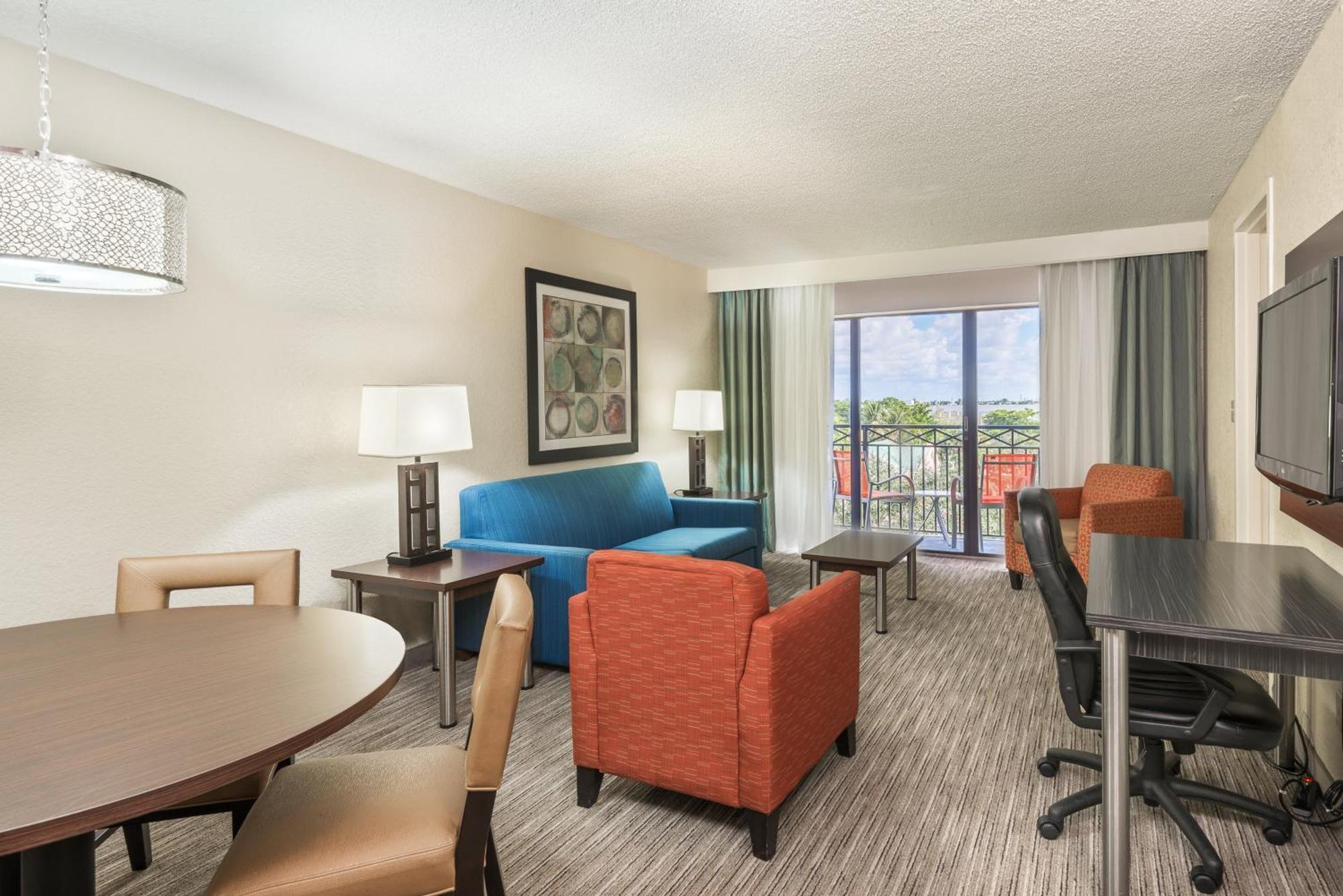 Holiday Inn Express Hotel & Suites Ft. Lauderdale-Plantation By Ihg Bagian luar foto