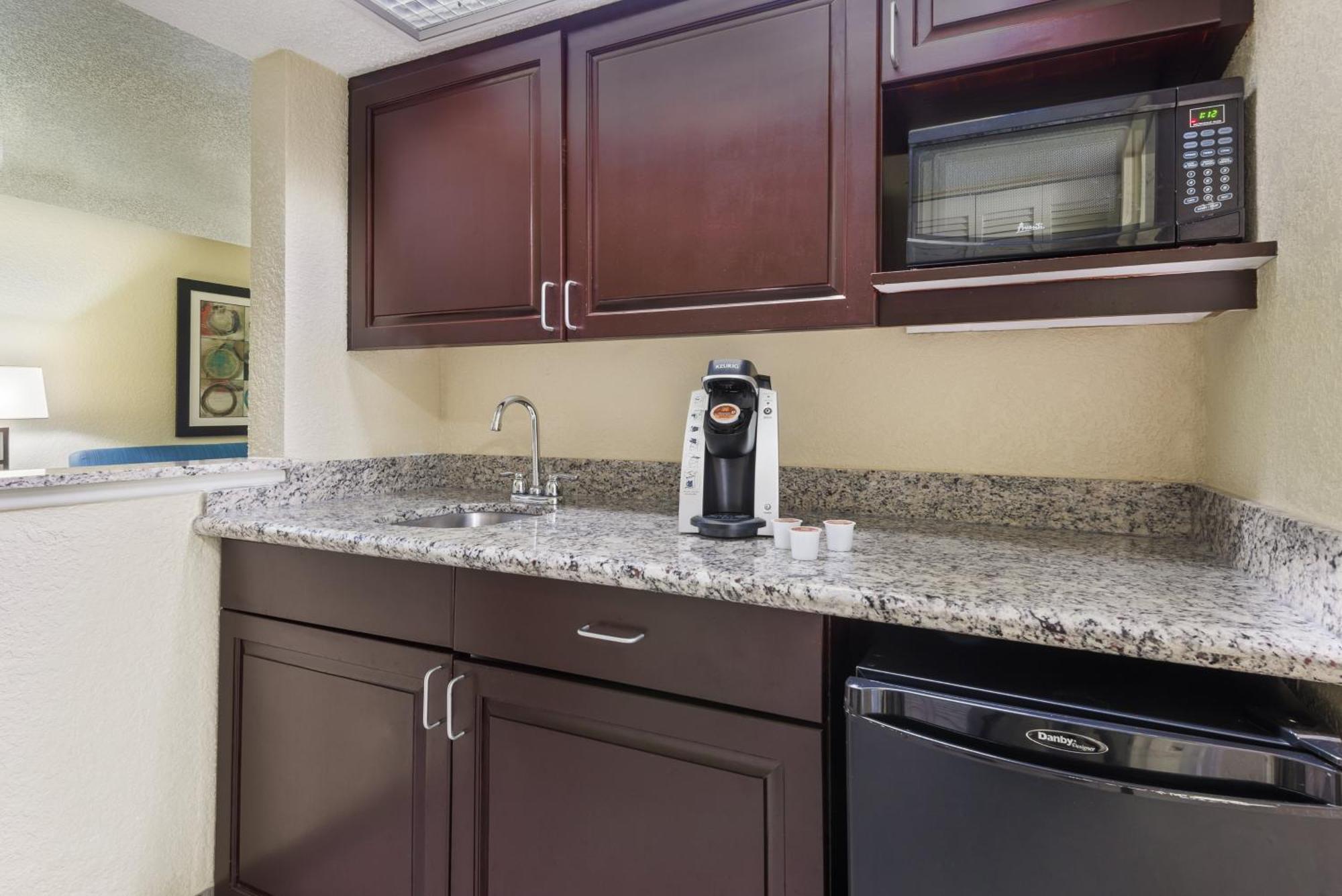 Holiday Inn Express Hotel & Suites Ft. Lauderdale-Plantation By Ihg Bagian luar foto