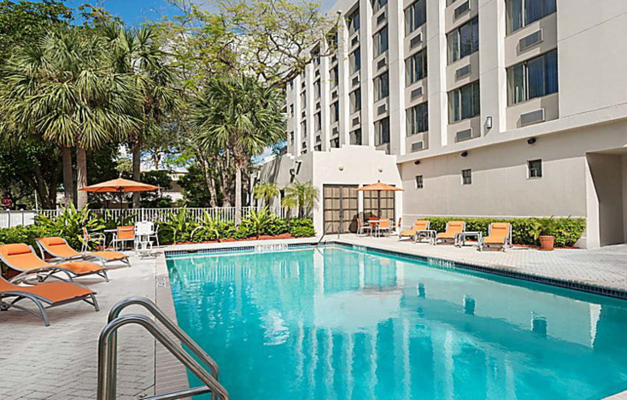 Holiday Inn Express Hotel & Suites Ft. Lauderdale-Plantation By Ihg Bagian luar foto